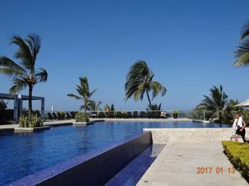 Apartamento de Lujo con Balcón al Mar