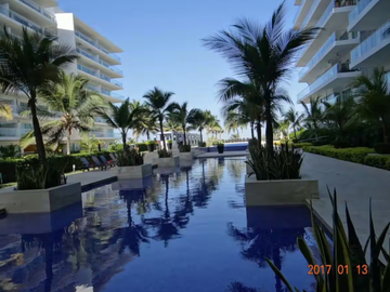 Apartamento de Lujo con Balcón al Mar