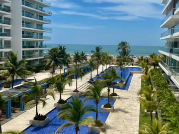 Apartamento de Lujo con Balcón al Mar