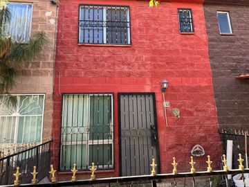 Casa en Venta en Av. Río Blanco Bosques del Cipres, Zapopan, Jal.