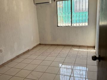Casa en Venta en Av. Río Blanco Bosques del Cipres, Zapopan, Jal.