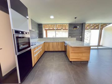 CASA EN VENTA EN ZEREZOTLA SAN PEDRO CHOLULA