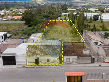 CASA CON LOTE DE TERRENO EN ATUNTAQUI-STO. DOMINGO