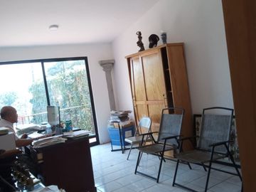 VENDO EDIFICIO COMERCIAL CON USO DE SUELO, COL. JACARANDAS