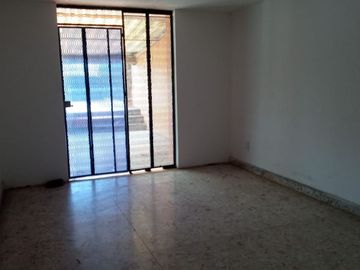 VENDO EDIFICIO COMERCIAL CON USO DE SUELO, COL. JACARANDAS