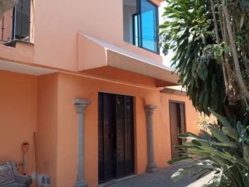 VENDO EDIFICIO COMERCIAL CON USO DE SUELO, COL. JACARANDAS