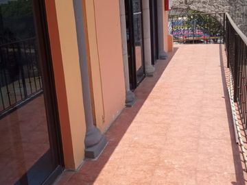 VENDO EDIFICIO COMERCIAL CON USO DE SUELO, COL. JACARANDAS