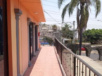 VENDO EDIFICIO COMERCIAL CON USO DE SUELO, COL. JACARANDAS