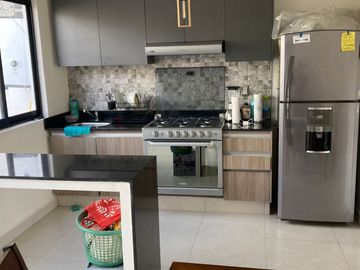 Se vende casa en Candora en el cluster Villa Blanca
