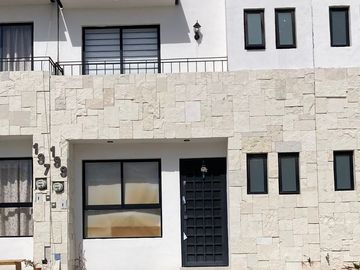 Se vende casa en Candora en el cluster Villa Blanca