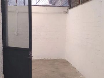 CASA EN VENTA EN COLONIA LIBERACION, AZCAPOTZALCO. OPORTUNIDAD DE REMODELACION