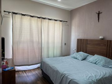 CASA EN EL ÁLAMO INDUSTRIAL, TLAQUEPAQUE, CON EXCELENTES ACABADOS