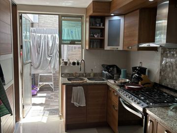 CASA EN EL ÁLAMO INDUSTRIAL, TLAQUEPAQUE, CON EXCELENTES ACABADOS
