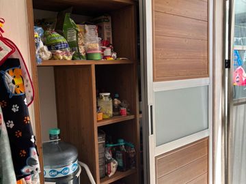 CASA EN EL ÁLAMO INDUSTRIAL, TLAQUEPAQUE, CON EXCELENTES ACABADOS