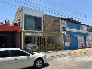 CASA EN EL ÁLAMO INDUSTRIAL, TLAQUEPAQUE, CON EXCELENTES ACABADOS