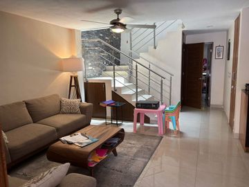 CASA EN EL ÁLAMO INDUSTRIAL, TLAQUEPAQUE, CON EXCELENTES ACABADOS