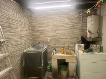 CASA EN EL ÁLAMO INDUSTRIAL, TLAQUEPAQUE, CON EXCELENTES ACABADOS