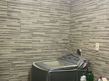 CASA EN EL ÁLAMO INDUSTRIAL, TLAQUEPAQUE, CON EXCELENTES ACABADOS