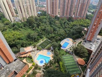 Apartamento de 3 alcobas en venta. Itagüí - Suramérica