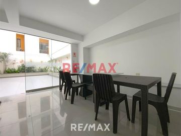 Venta De Moderno Departamento En Magdalena Del Mar DE 79M2