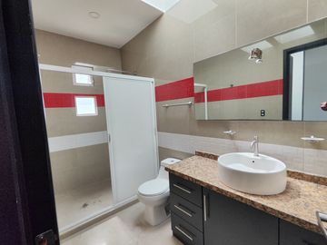 CASA EN VENTA EN CONDOMINIO AGUASCALIENTES SUR SANTA MONICA SAMS HEB COLEGIO STANFORD iINVERSIONISTAS