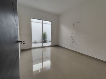 CASA EN VENTA EN CONDOMINIO AGUASCALIENTES SUR SANTA MONICA SAMS HEB COLEGIO STANFORD iINVERSIONISTAS