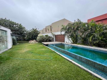Venta elegante residencia Urb. Rinconada Baja, La Molina