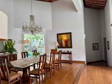 Venta elegante residencia Urb. Rinconada Baja, La Molina