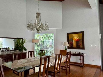 Venta elegante residencia Urb. Rinconada Baja, La Molina