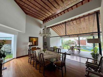 Venta elegante residencia Urb. Rinconada Baja, La Molina