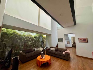 Venta elegante residencia Urb. Rinconada Baja, La Molina