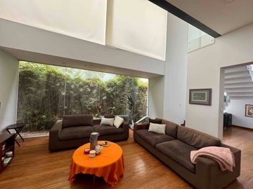 Venta elegante residencia Urb. Rinconada Baja, La Molina