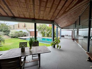 Venta elegante residencia Urb. Rinconada Baja, La Molina