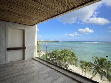 DEPARTAMENTO DE LUJO FRENTE AL MAR EN TANKAH TULUM