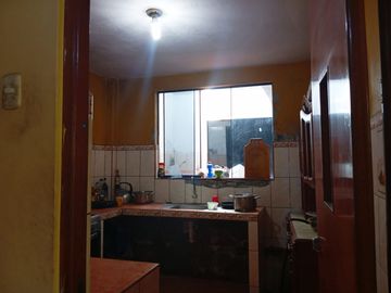 Venta De Casa De 3 Pisos En Puente Piedra