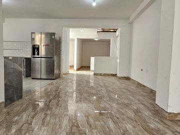 Vendo Casa C/potencial Residencial/comercial – Urb. San Antonio, Carapongo, Chosica