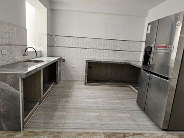 Vendo Casa C/potencial Residencial/comercial – Urb. San Antonio, Carapongo, Chosica