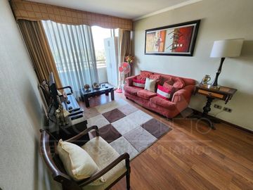 Venta de departamento en Av. Macul esq. Los Olmos, con 3 dormitorios, 2 terrazas, piscina, cowork y gran conectividad en condominio seguro