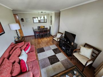 Venta de departamento en Av. Macul esq. Los Olmos, con 3 dormitorios, 2 terrazas, piscina, cowork y gran conectividad en condominio seguro