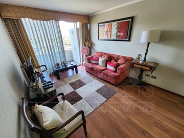 Venta de departamento en Av. Macul esq. Los Olmos, con 3 dormitorios, 2 terrazas, piscina, cowork y gran conectividad en condominio seguro