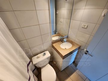 Venta de departamento en Av. Macul esq. Los Olmos, con 3 dormitorios, 2 terrazas, piscina, cowork y gran conectividad en condominio seguro