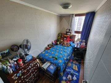 Venta de departamento en Av. Macul esq. Los Olmos, con 3 dormitorios, 2 terrazas, piscina, cowork y gran conectividad en condominio seguro