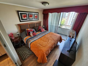 Venta de departamento en Av. Macul esq. Los Olmos, con 3 dormitorios, 2 terrazas, piscina, cowork y gran conectividad en condominio seguro