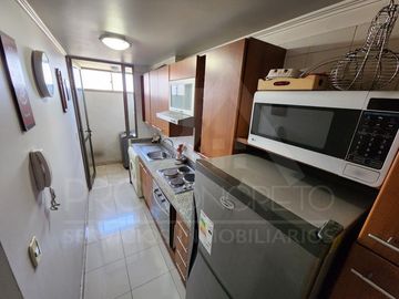 Venta de departamento en Av. Macul esq. Los Olmos, con 3 dormitorios, 2 terrazas, piscina, cowork y gran conectividad en condominio seguro