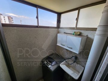 Venta de departamento en Av. Macul esq. Los Olmos, con 3 dormitorios, 2 terrazas, piscina, cowork y gran conectividad en condominio seguro
