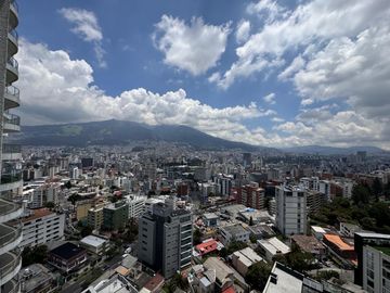 DEPARTAMENTO EN VENTA GONZÁLEZ SUÁREZ 3 DORMITORIOS