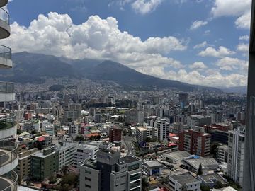 DEPARTAMENTO EN VENTA GONZÁLEZ SUÁREZ 3 DORMITORIOS
