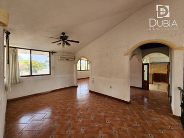 Casa con  diseño Mexicano Contemporáneo, en Fracc privado Tres Pasos.