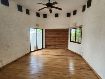 Casa con  diseño Mexicano Contemporáneo, en Fracc privado Tres Pasos.