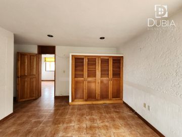 Casa con  diseño Mexicano Contemporáneo, en Fracc privado Tres Pasos.